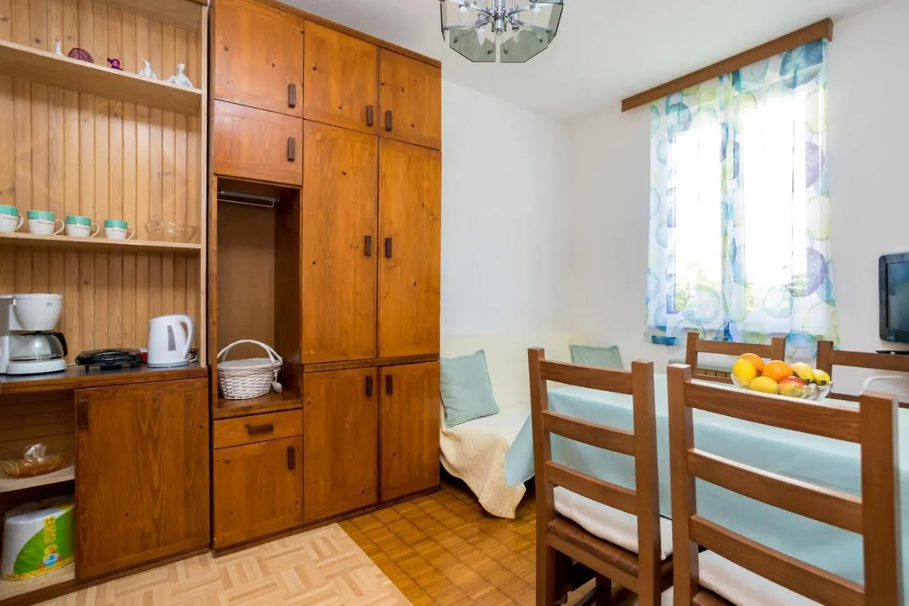 Apartment Jakovac By El-Pi Tours Njivice 0*,  Chorvatsko