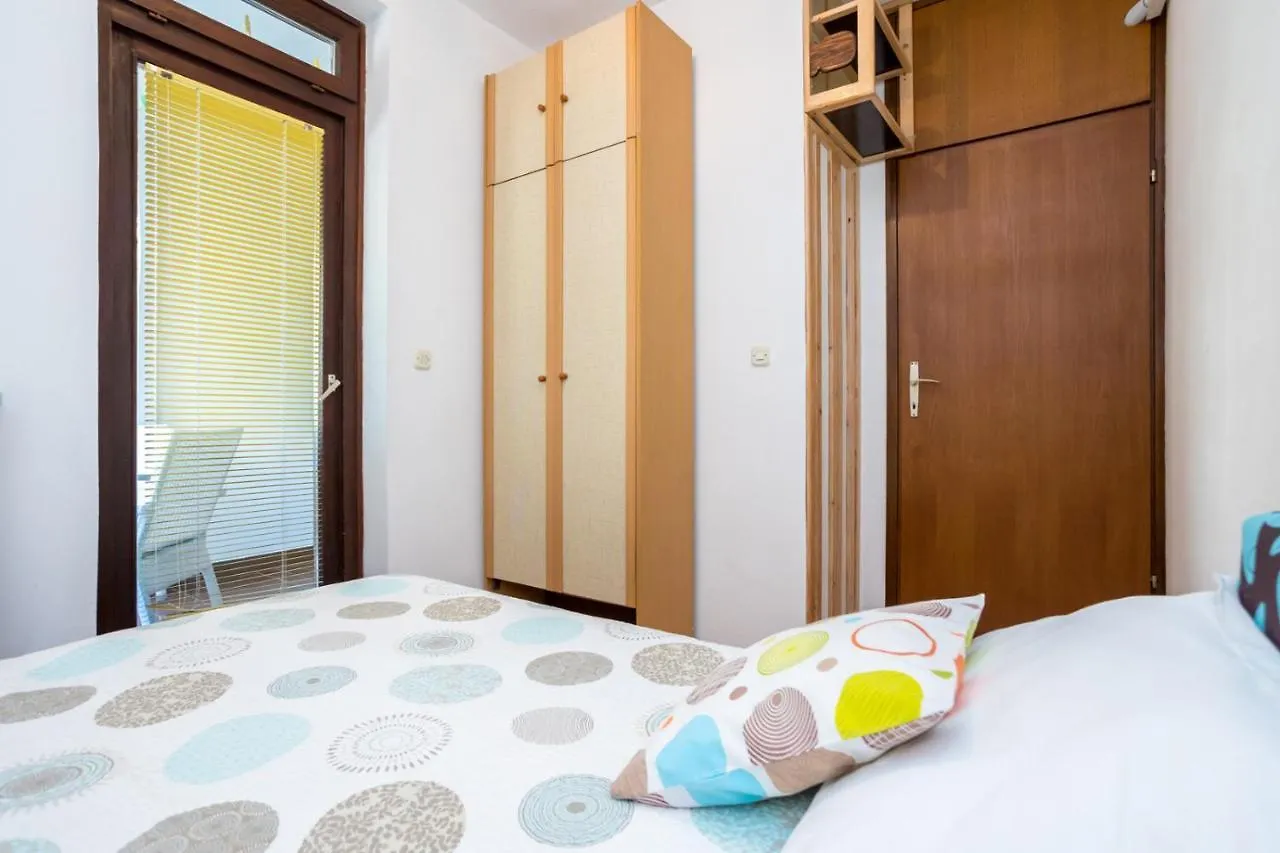 Apartment Jakovac By El-Pi Tours Njivice